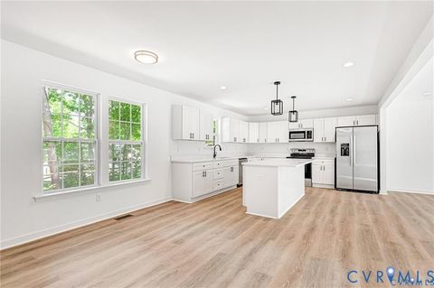 Tiny photo for 312 Union Drive, Ruther Glen, VA 22546 (MLS # 2614813)