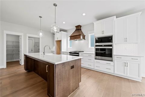 Photo of 10127 Cabernet Lane, Mechanicsville, VA 23116 (MLS # 2400076)