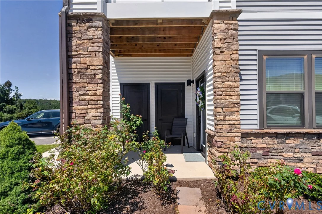 3900 Maze Runner Drive Unit 102