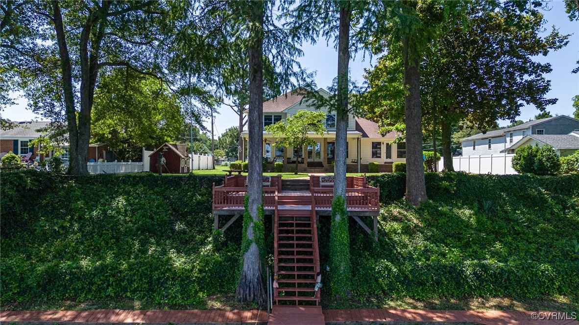 716 W Riverside Drive