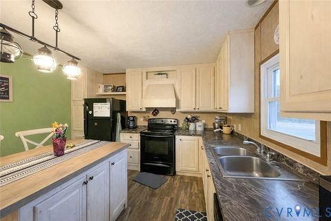 Tiny photo for 8220 New Grove Road, Victoria, VA 23974 (MLS # 2602071)