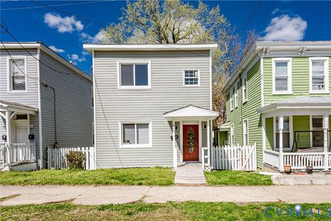 Photo of 605 W Washington Street, Petersburg, VA 23803 (MLS # 2606705)