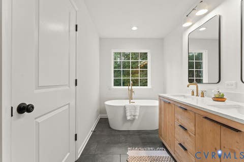 Tiny photo for 16663 Braswell Street, Bowling Green, VA 22427 (MLS # 2621902)