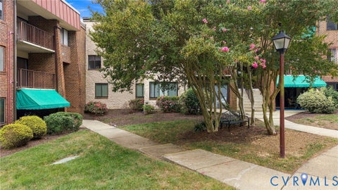 Photo of 1505 Largo Road #303, Henrico, VA 23238 (MLS # 2625876)