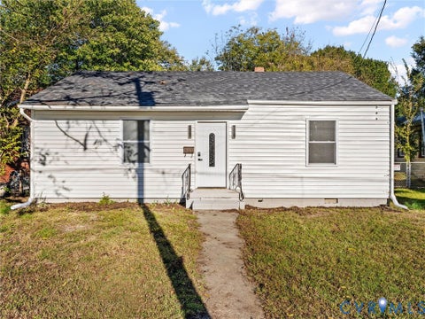 Photo of 135 Elm Street, Petersburg, VA 23803 (MLS # 2628908)