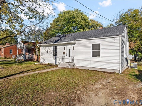 Tiny photo for 135 Elm Street, Petersburg, VA 23803 (MLS # 2628908)