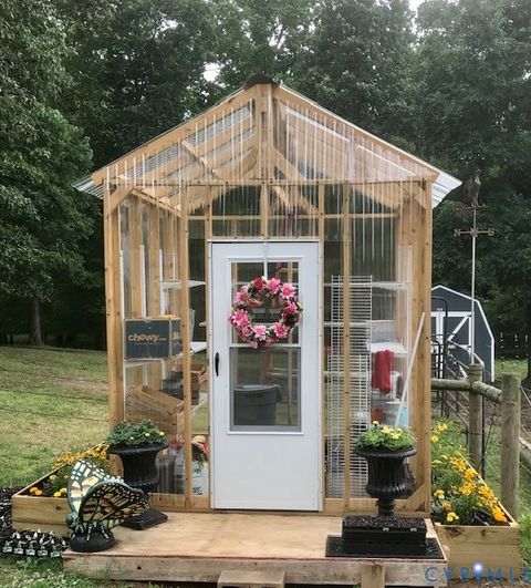 Tiny photo for 5001 Cartersville Road, Powhatan, VA 23139 (MLS # 2533233)