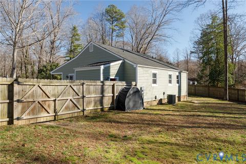 Tiny photo for 5407 Sherman Place, North Chesterfield, VA 23234 (MLS # 2608650)