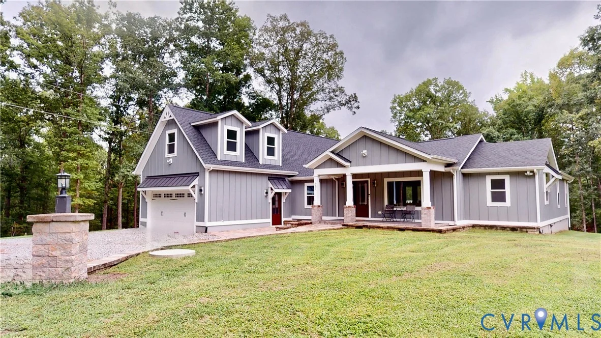 907 Sunset Drive