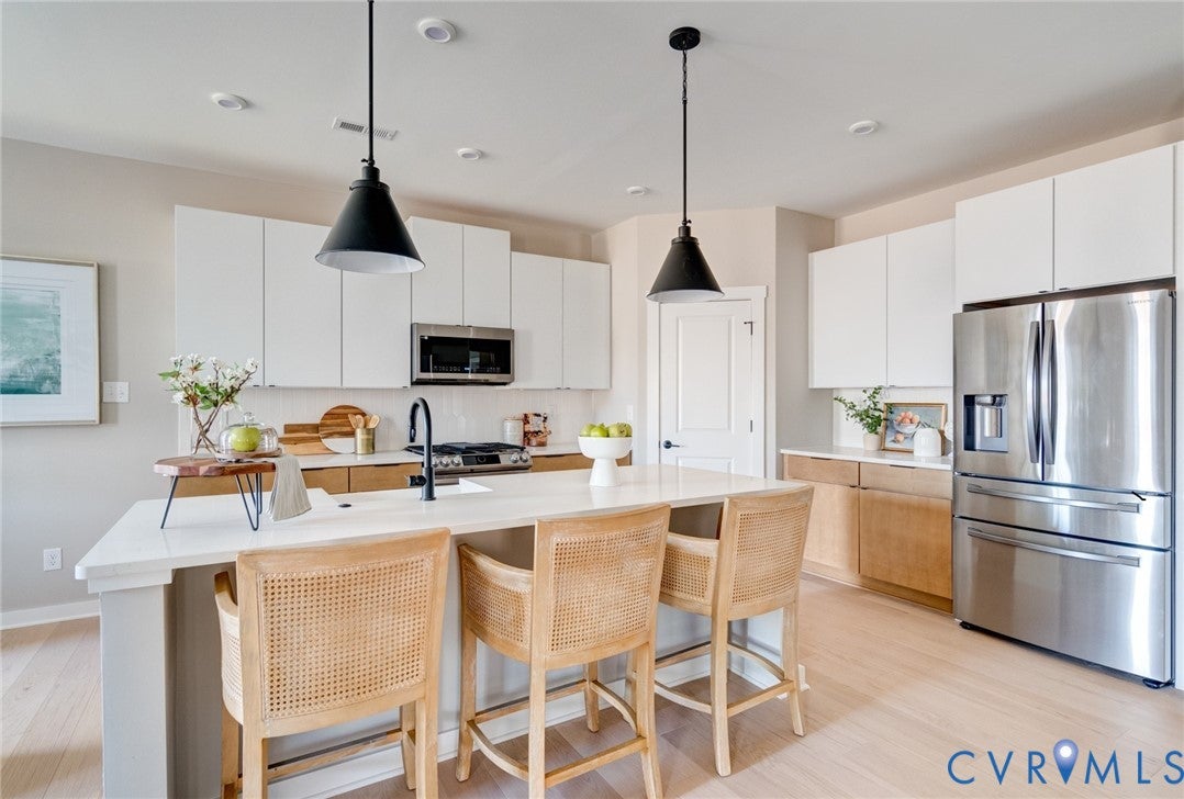5724 Kayak Cove Court