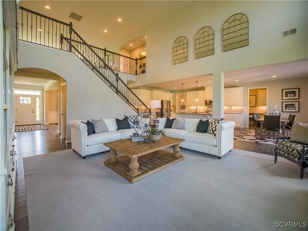 6618 Holly Crest Lane