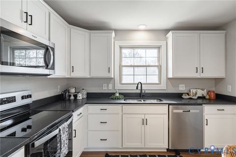 Tiny photo for 105 Verbov Avenue, Colonial Heights, VA 23834 (MLS # 2604204)