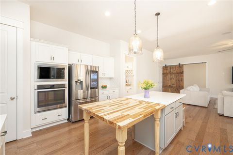 Tiny photo for 19620 Ahern Road, Moseley, VA 23120 (MLS # 2604243)