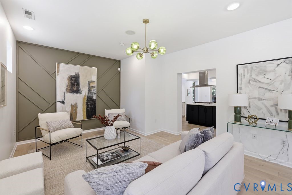 821 Forest Avenue