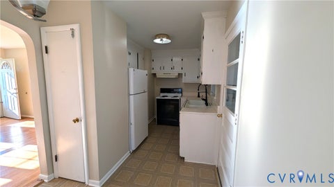 Tiny photo for 512 Chestnut Avenue, Colonial Heights, VA 23834 (MLS # 2625347)
