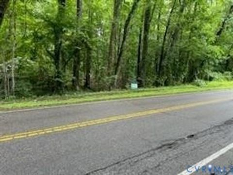 Photo of 365 North Boulevard, Petersburg, VA 23805 (MLS # 2605769)