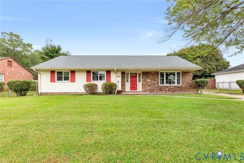 Photo of 1012 Briarcliffe Drive, Colonial Heights, VA 23834 (MLS # 2527900)