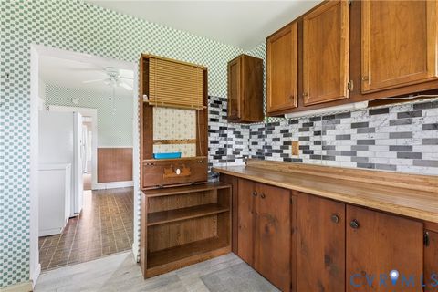 Tiny photo for 237 Lee Avenue, Colonial Heights, VA 23834 (MLS # 2620494)