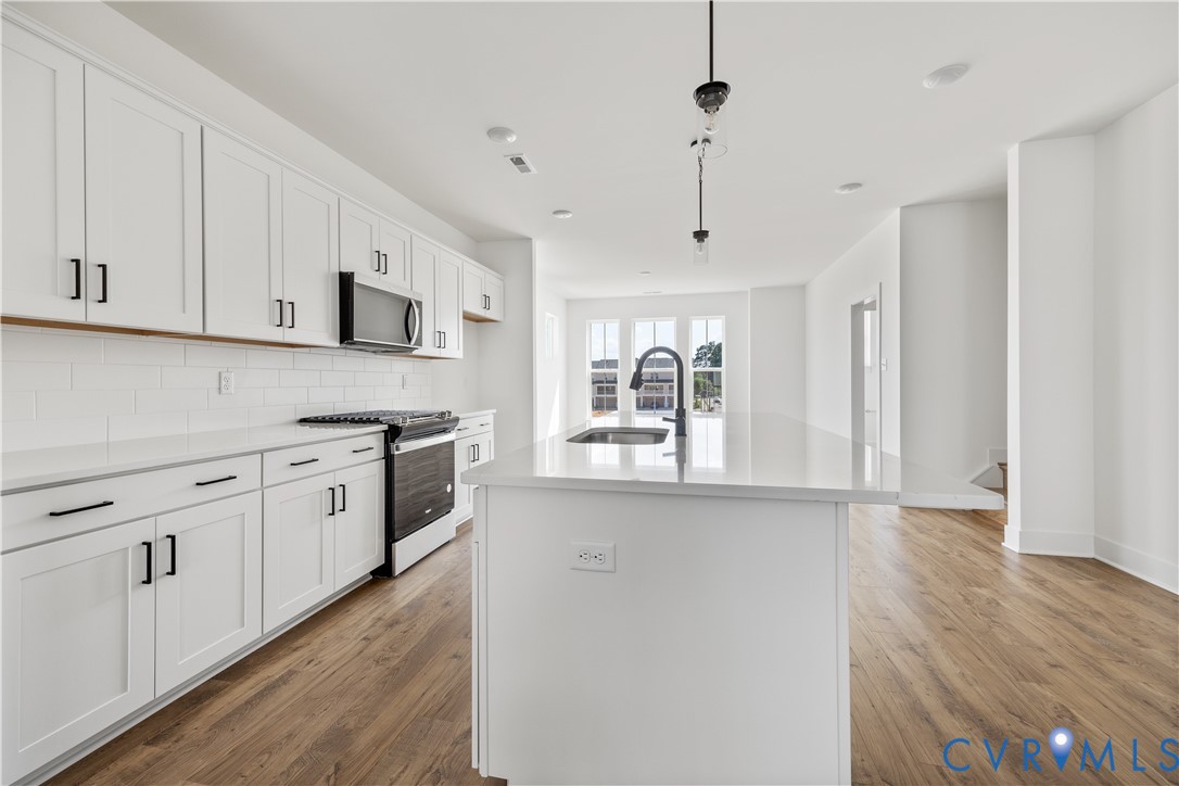 12026 Flowering Lavender Loop