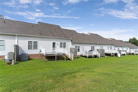 A home in Colonial Heights