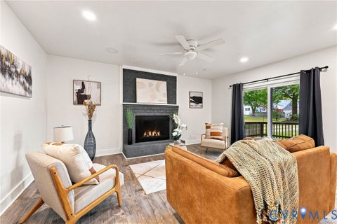 Tiny photo for 402 Stuart Avenue, Colonial Heights, VA 23834 (MLS # 2623540)