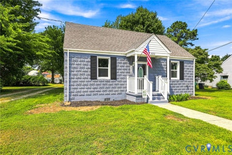 Tiny photo for 402 Stuart Avenue, Colonial Heights, VA 23834 (MLS # 2623540)