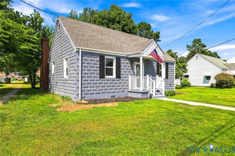 Tiny photo for 402 Stuart Avenue, Colonial Heights, VA 23834 (MLS # 2623540)
