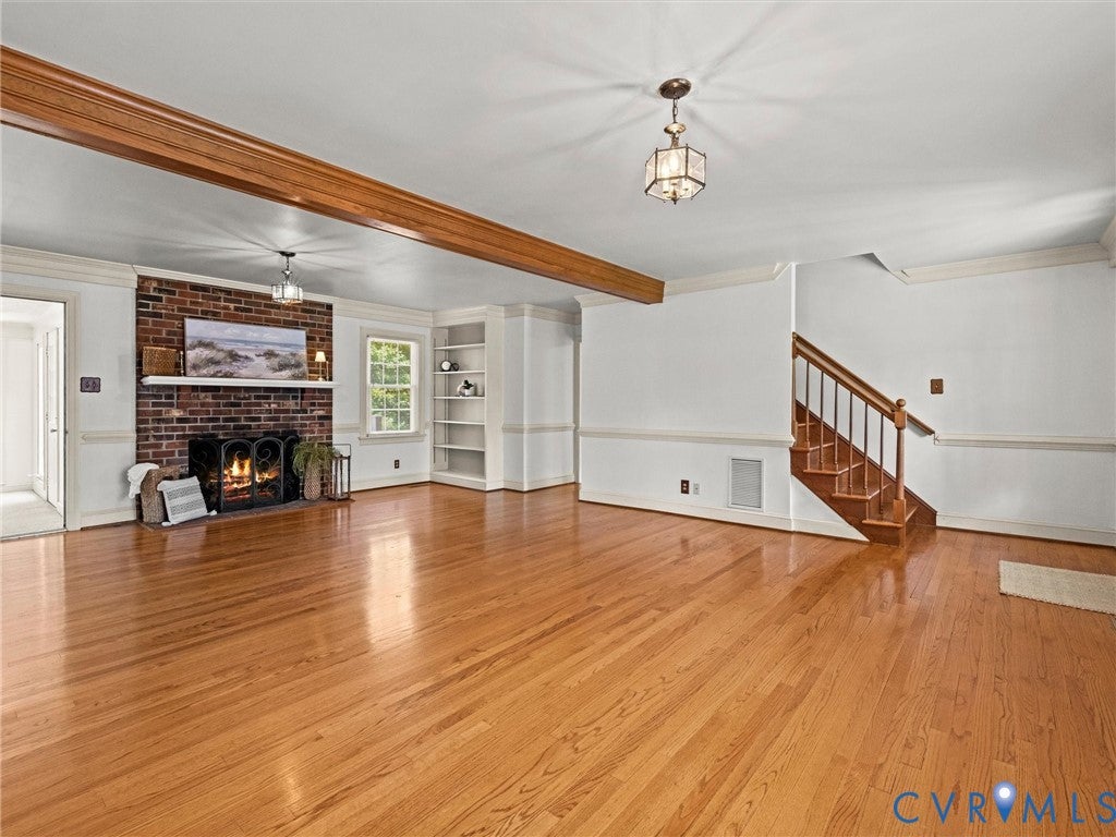 2717 Creek Edge