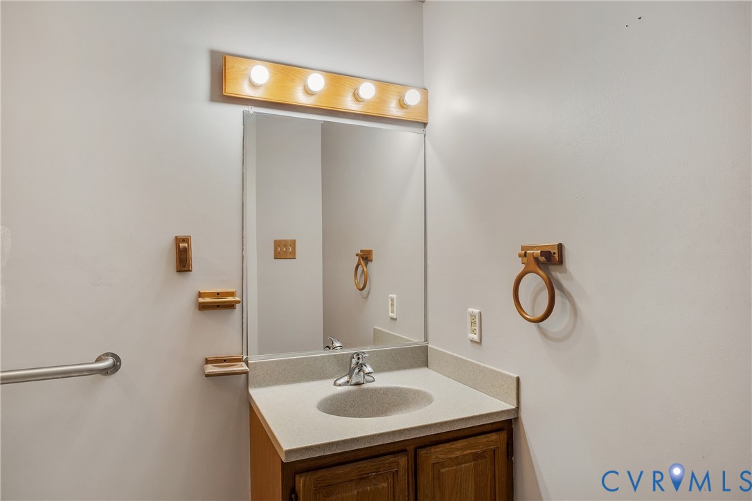 Ashland, Virginia 23005, United States, 3 Bedrooms Bedrooms, ,2 BathroomsBathrooms,Residential,Pending,204151