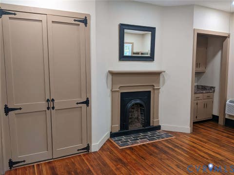 Tiny photo for 519-521 Grove Avenue #519 B, Petersburg, VA 23803 (MLS # 2620906)