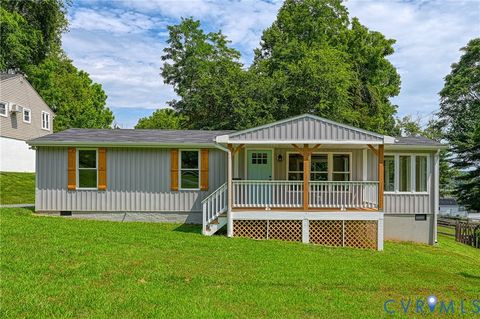 Photo of 309 Ellis Drive, Louisa, VA 23093 (MLS # 2620361)