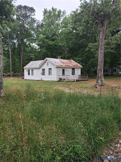 Photo of 406 Hamburg Road, Haywood, VA 23138 (MLS # 2611517)