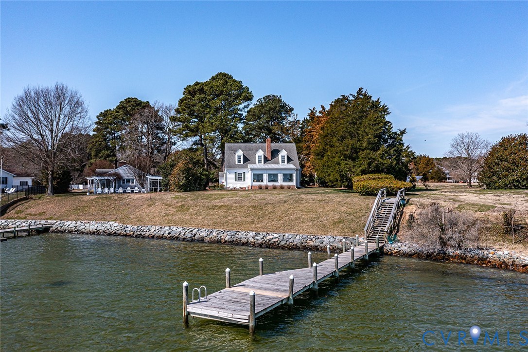 289 King Carter Lane