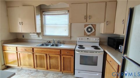 Tiny photo for 318 St Matthew Street, Petersburg, VA 23803 (MLS # 2606143)