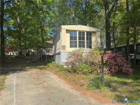 17004 N Swift Bluff Court Chesterfield VA 23834