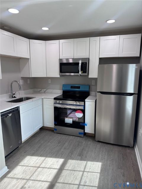 Photo of 725 Wilson St ST, Petersburg, VA 23803 (MLS # 2612791)