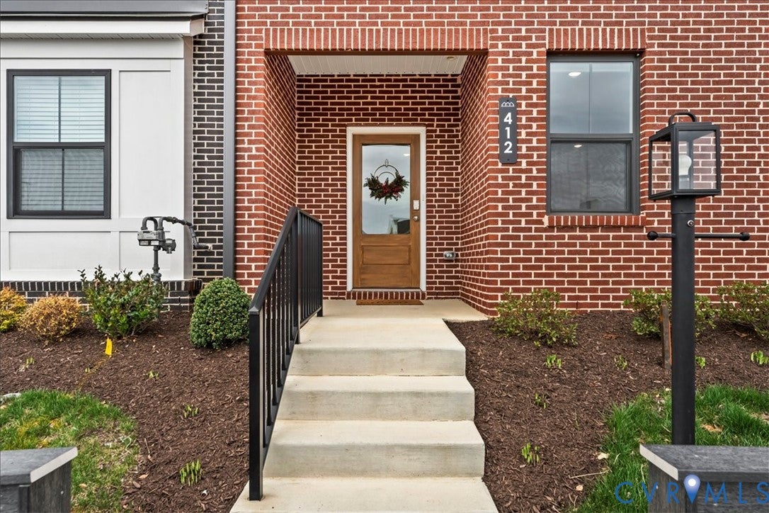 412 Quiet Breeze Alley