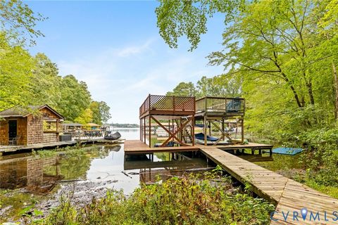 Tiny photo for 20 Breezewood Road, Boydton, VA 23917 (MLS # 2527184)
