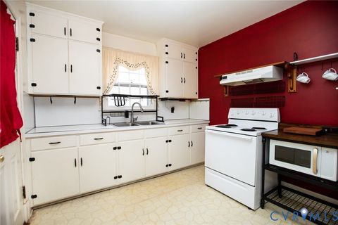 Tiny photo for 4996 Farmville Road, Farmville, VA 23901 (MLS # 2604318)