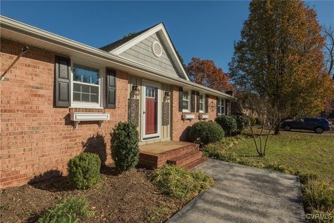 A home in Colonial Heights