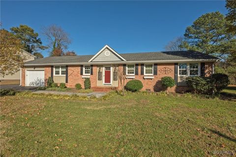 A home in Colonial Heights