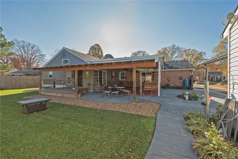 A home in Colonial Heights