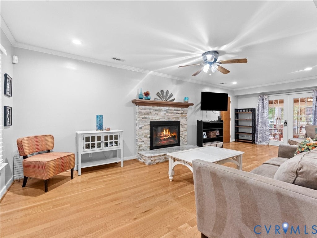 5705 Oak Knoll Lane