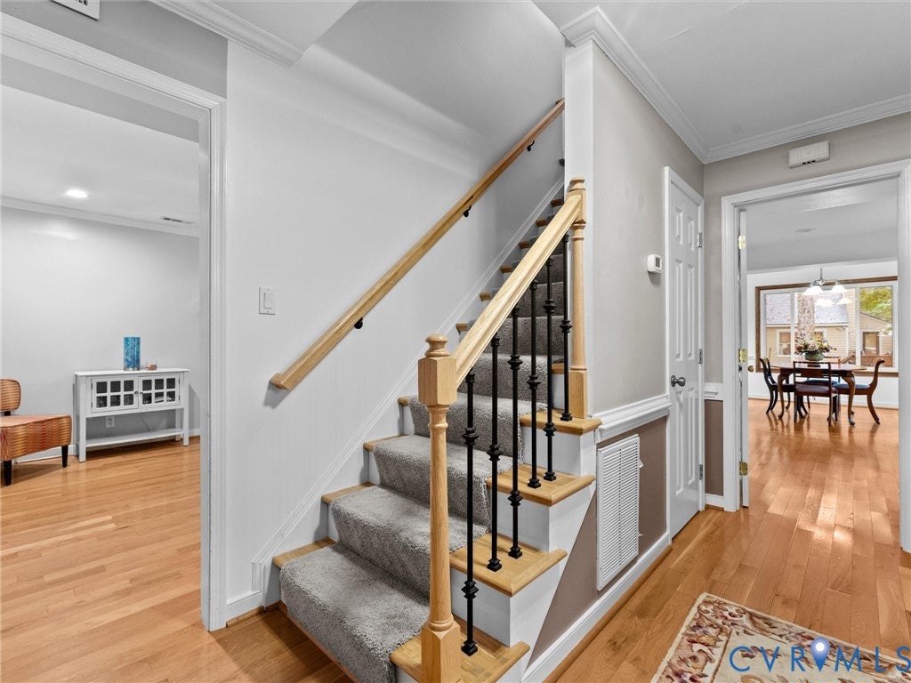 5705 Oak Knoll Lane
