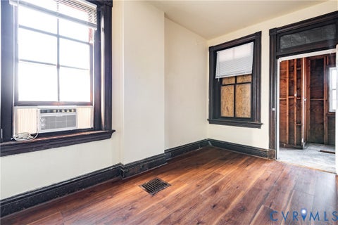 Tiny photo for 18 N Lombardy Street, Richmond, VA 23220 (MLS # 2627787)