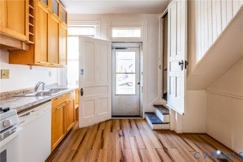 Tiny photo for 18 N Lombardy Street, Richmond, VA 23220 (MLS # 2627787)