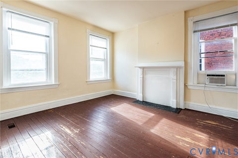 Tiny photo for 18 N Lombardy Street, Richmond, VA 23220 (MLS # 2627787)
