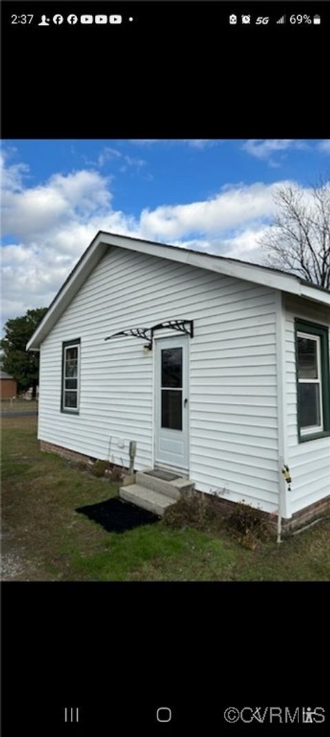 A home in Colonial Heights