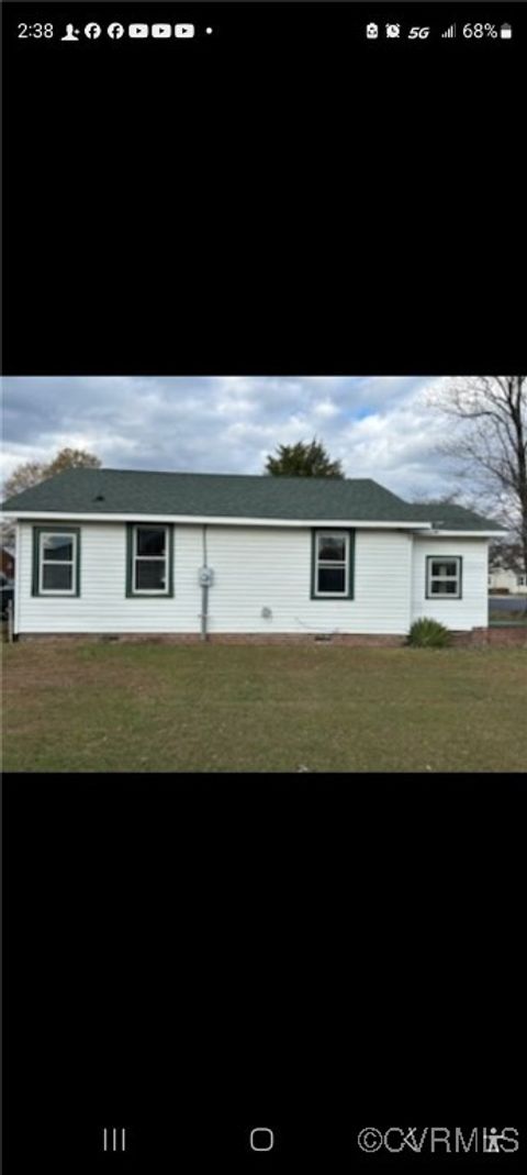 A home in Colonial Heights