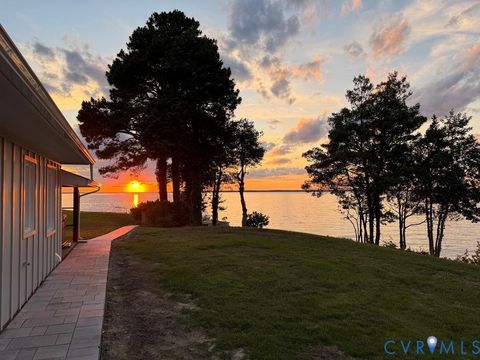 Tiny photo for 560 Eubank Landing Road Rd, Topping, VA 23169 (MLS # 2533856)